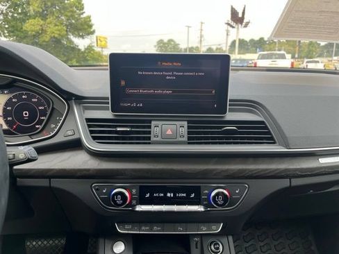 Used 2018 Audi Q5 2.0T Premium Plus w/ Premium Plus Package AWD/4WD image 13