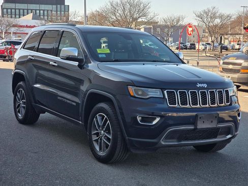 Used 2018 Jeep Grand Cherokee Limited w/ Luxury Group II image 3