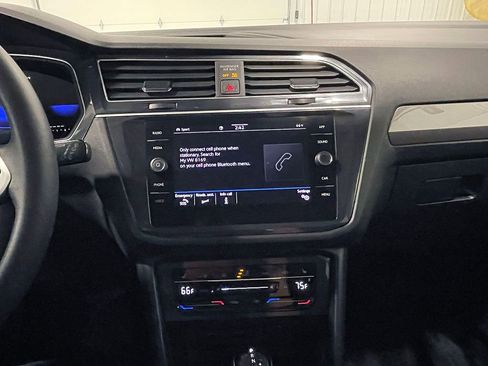 Used 2024 Volkswagen Tiguan SE AWD/4WD image 31