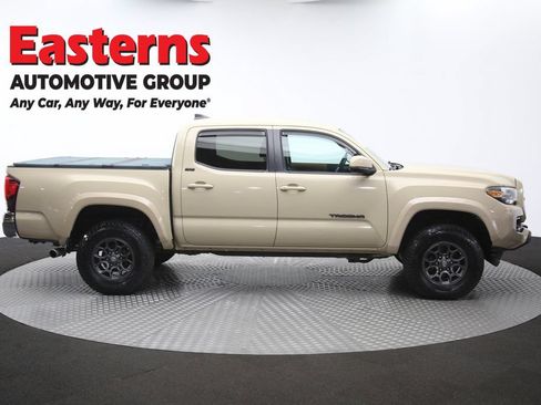Used 2018 Toyota Tacoma SR5 AWD/4WD image 43