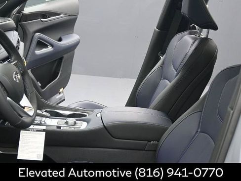 Certified 2026 INFINITI QX60 Sport w/ Dark Cargo Package AWD/4WD image 18