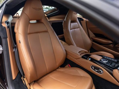 Used 2020 Aston Martin V8 Vantage Coupe RWD image 42