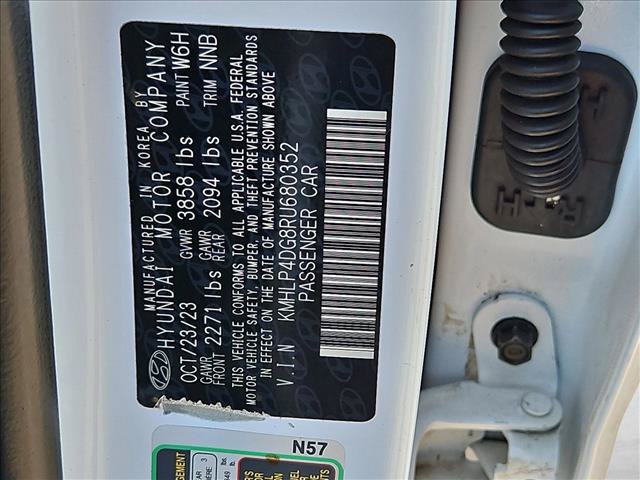 Used 2024 Hyundai Elantra Limited FWD image 17