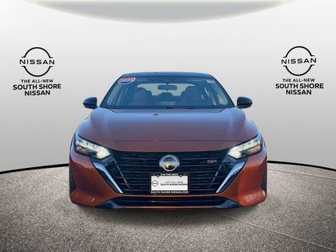 Used 2025 Nissan Sentra SR FWD image 2