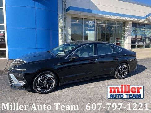 Used 2024 Hyundai Sonata SEL w/ Convenience Package FWD image 1