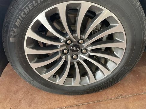 Used 2022 Lincoln Aviator Reserve w/ Elements Package Plus RWD image 9