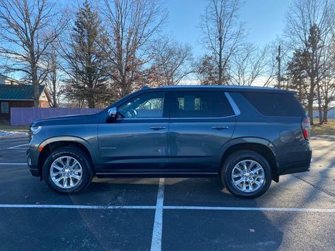 Used 2021 Chevrolet Tahoe Premier w/ Premium Package image 4