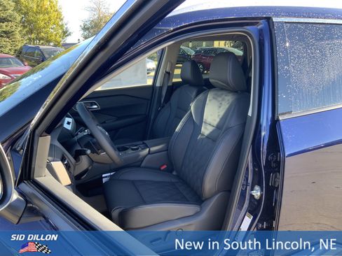 New 2026 Nissan Rogue Platinum w/ Platinum Premium Package image 9