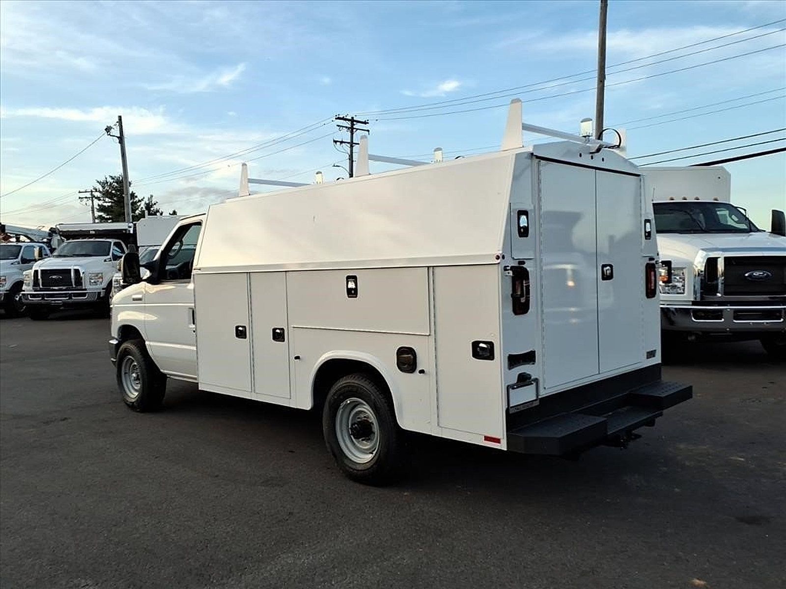 New 2027 Ford E-350 and Econoline 350 Super Duty w/ Power Equipment Group RWD image 6