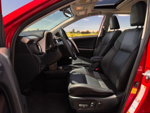 Used 2015 Toyota RAV4 Limited AWD/4WD image 9