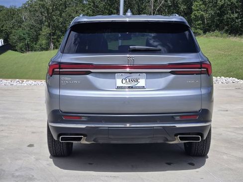 Used 2025 Buick Enclave Preferred AWD/4WD image 7