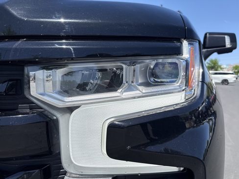 Used 2022 Chevrolet Silverado 1500 LT Trail Boss w/ LT Trail Boss Premium Package AWD/4WD image 11