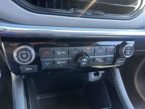 Used 2022 Jeep Compass Limited AWD/4WD image 30