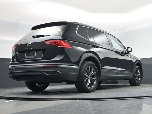 Used 2022 Volkswagen Tiguan SE image 14