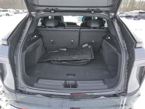 Used 2024 Cadillac Lyriq Sport image 10