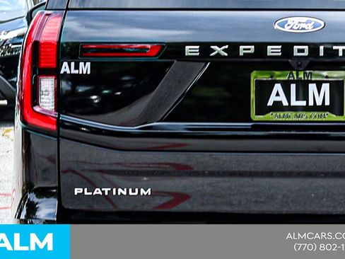Used 2025 Ford Expedition Platinum AWD/4WD image 13
