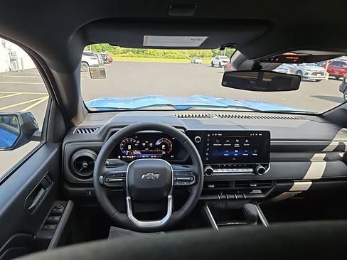New 2025 Chevrolet Colorado Trail Boss w/ Midnight Edition AWD/4WD image 10