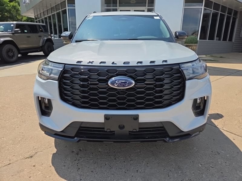 New 2026 Ford Explorer ST-Line AWD/4WD image 2
