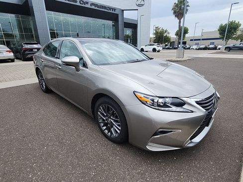 Used 2018 Lexus ES 350 w/ Navigation System Package FWD image 9