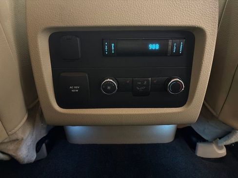 Used 2015 Ford Expedition Limited image 27