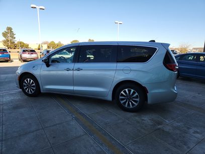 Used 2024 Chrysler Pacifica Limited
