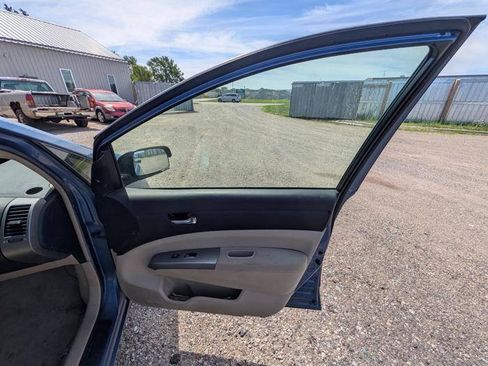 Used 2005 Toyota Prius FWD image 30