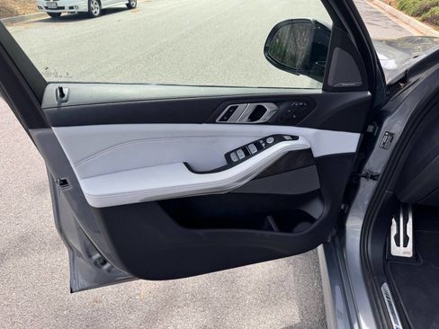 Used 2024 BMW X7 xDrive40i w/ M Sport Package image 13