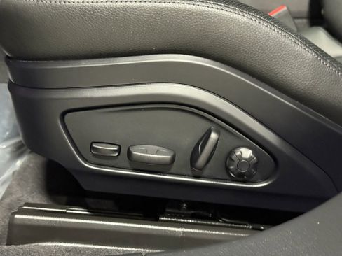 Used 2023 Porsche Panamera 4 Platinum Edition AWD/4WD image 16