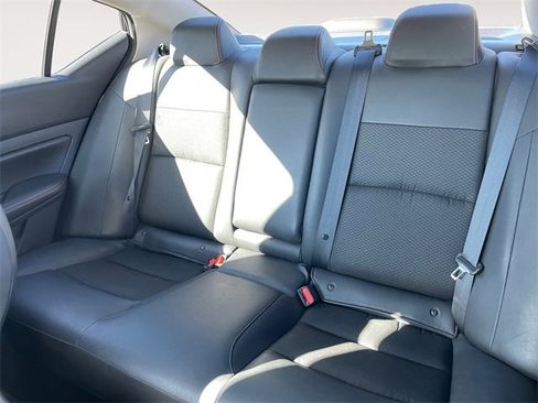 Used 2020 Nissan Altima 2.5 SR w/ Premium Package image 11