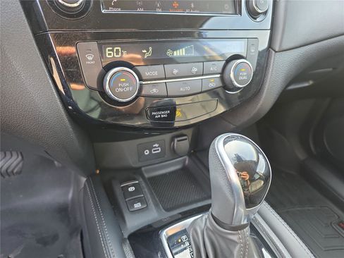 Used 2020 Nissan Rogue SL AWD/4WD image 26