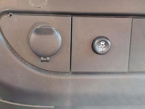 Used 2015 GMC Savana 2500 image 18