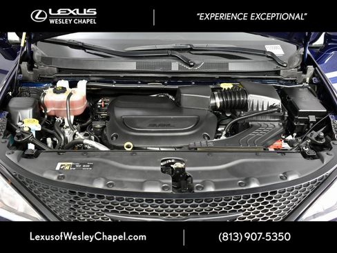 Used 2020 Chrysler Pacifica Touring w/ S Appearance Package image 14