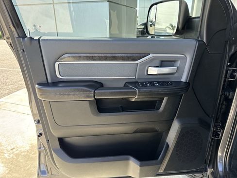 Used 2022 RAM 2500 Big Horn w/ Cold Weather Group image 20