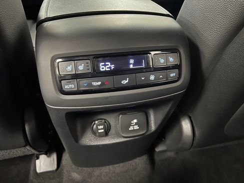 Used 2024 Hyundai Palisade Limited image 16
