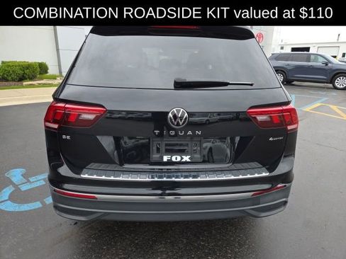 Used 2024 Volkswagen Tiguan SE w/ Panoramic Sunroof Package AWD/4WD image 7