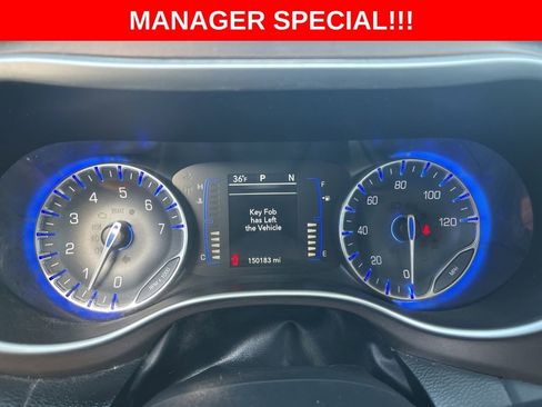 Used 2018 Chrysler Pacifica Touring-L image 24