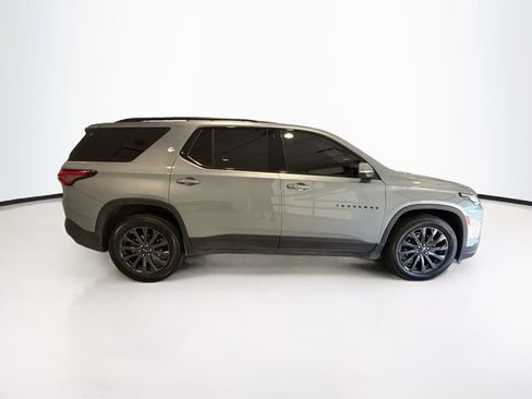 Used 2023 Chevrolet Traverse RS FWD image 8