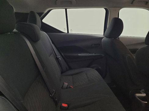 Used 2021 Nissan Kicks S image 19