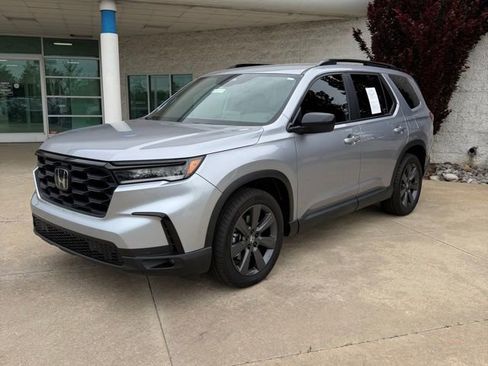 Certified 2025 Honda Pilot Sport image 1