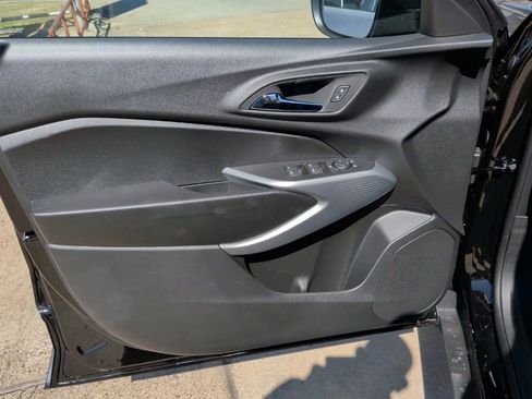 New 2026 Chevrolet Trax RS w/ Sunroof Package image 10