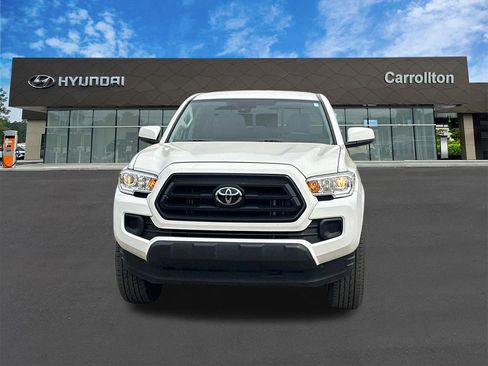 Used 2022 Toyota Tacoma SR AWD/4WD image 2