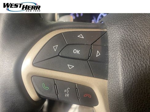 Used 2015 Jeep Grand Cherokee Limited w/ Luxury Group II image 12