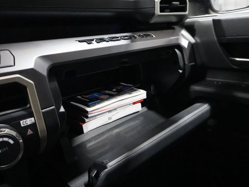 Used 2025 Toyota Tacoma TRD Off-Road image 30