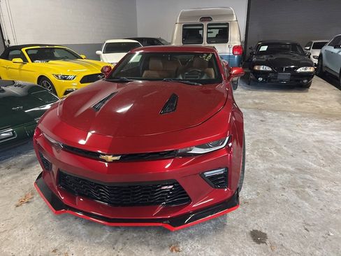 Used 2016 Chevrolet Camaro SS image 3
