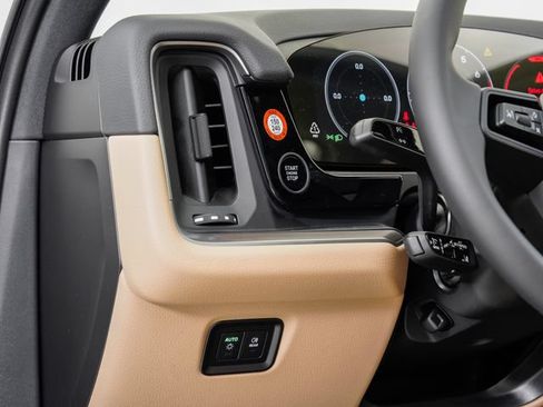 New 2026 Porsche Cayenne AWD/4WD image 11