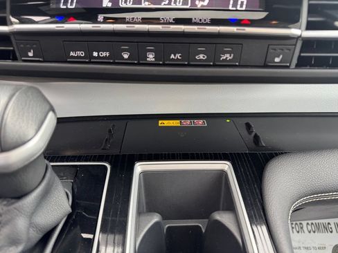 Used 2025 Toyota Sienna XSE w/ XSE Plus Package AWD/4WD image 19