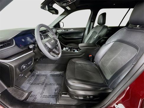 Used 2023 Jeep Grand Cherokee L Laredo image 20