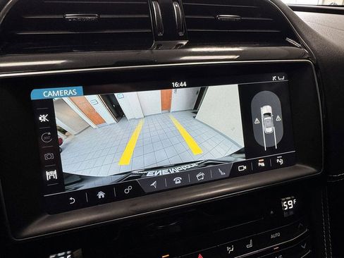 Used 2019 Jaguar F-PACE S image 24