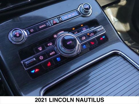 Certified 2021 Lincoln Nautilus Reserve image 20