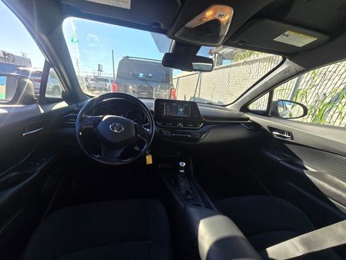 Used 2018 Toyota C-HR XLE image 15